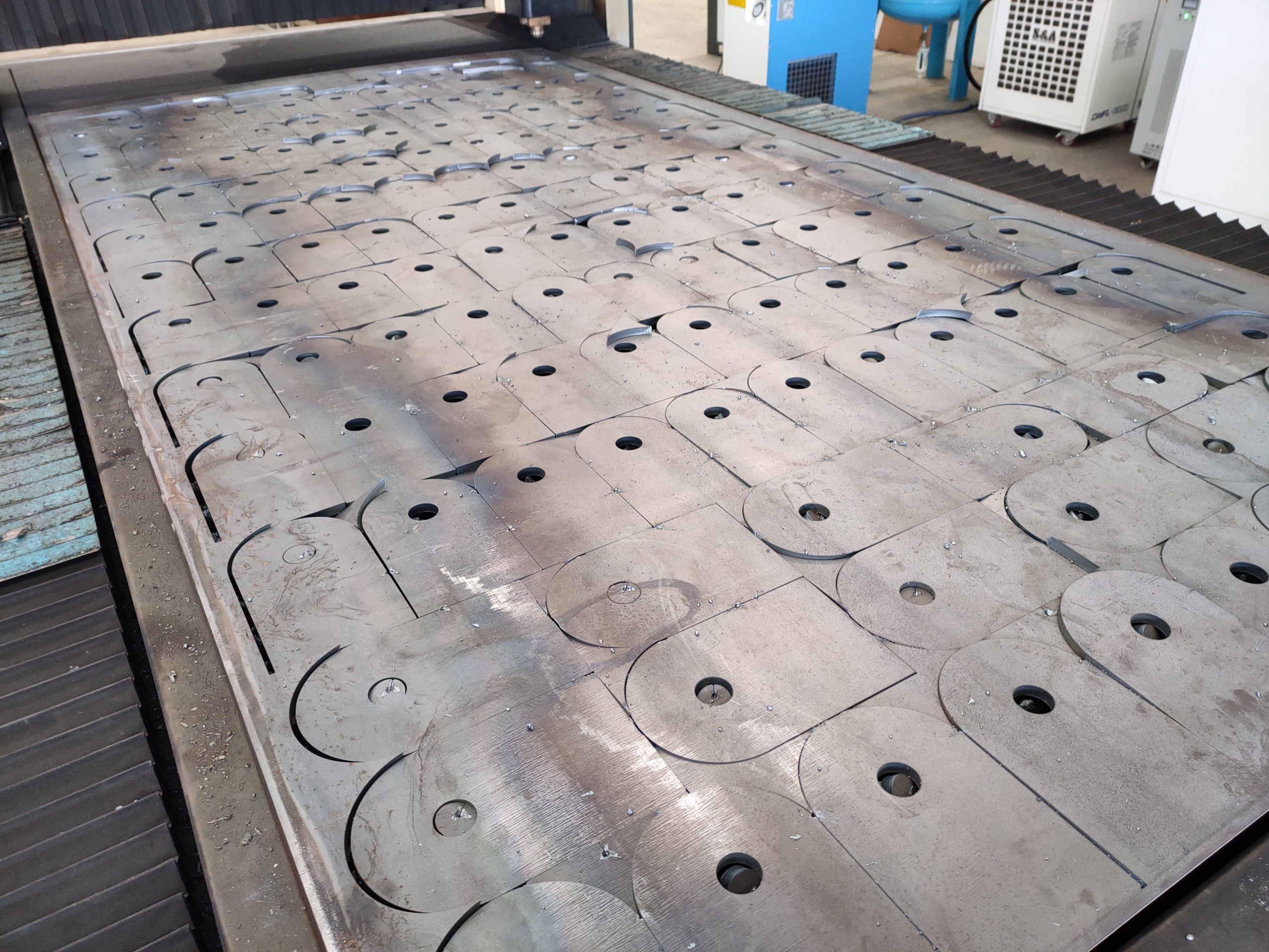 ตัดโลหะ เพลทเหล็ก เพลทตีนเสา ตัดแก๊ส ตัดเลเซอร์ lasercut Steel Plate เหล็กเพลท หัวเสา ฐานราก วัสดุก่อสร้าง โครงสร้าง ตัดเหล็ก ตามแบบ