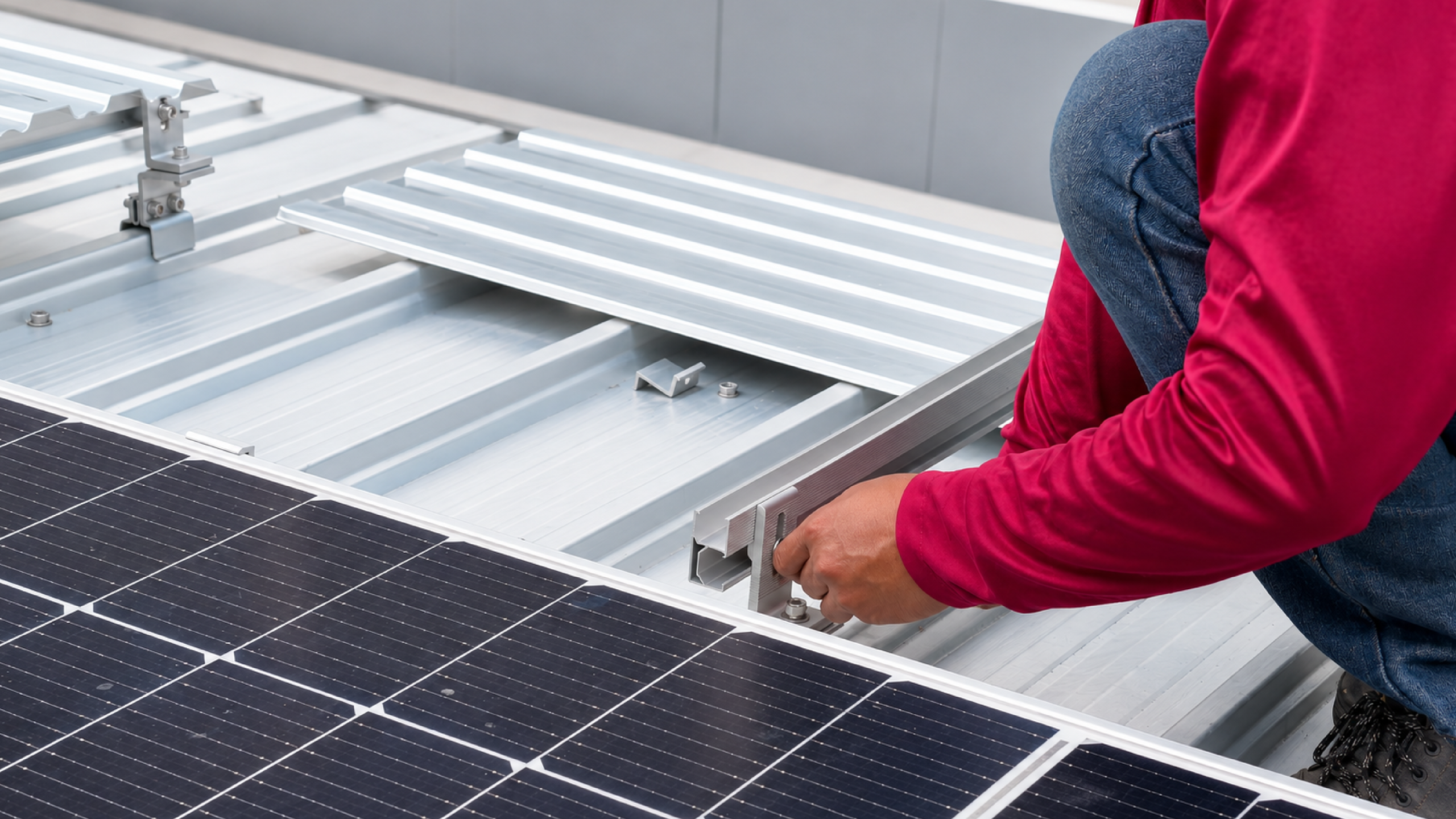 Walkway ZAM installed on solar rooftop